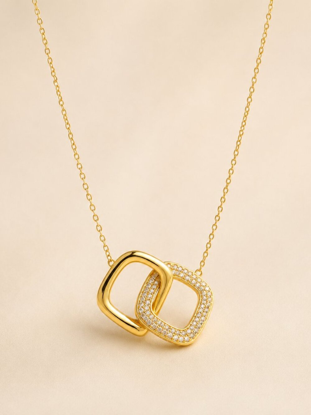 LuxeLink – Interwoven Gold & Crystal Ring Necklace Stainless Steel
